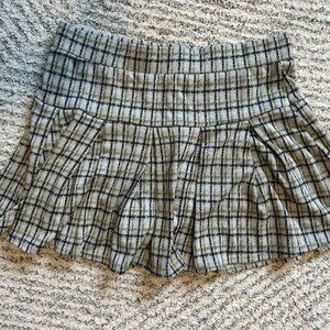 American Eagle Plaid Short!